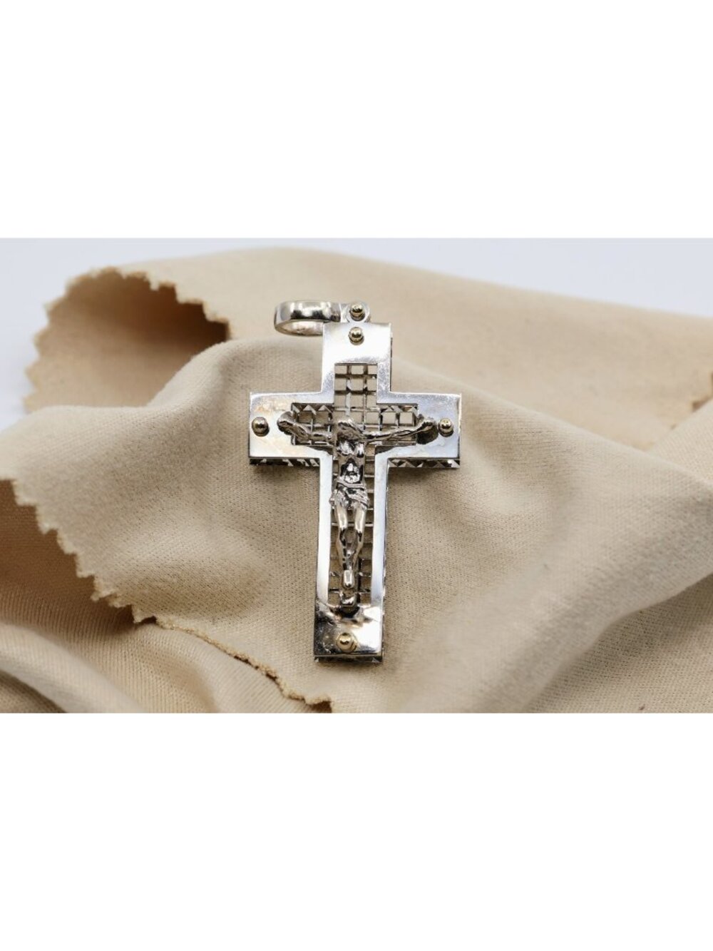 Unique 14K Solid White Gold Designer Religious Jesus on Cross Pendant Charm